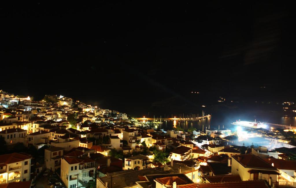 Denise Hotel Skopelos Town Exterior photo